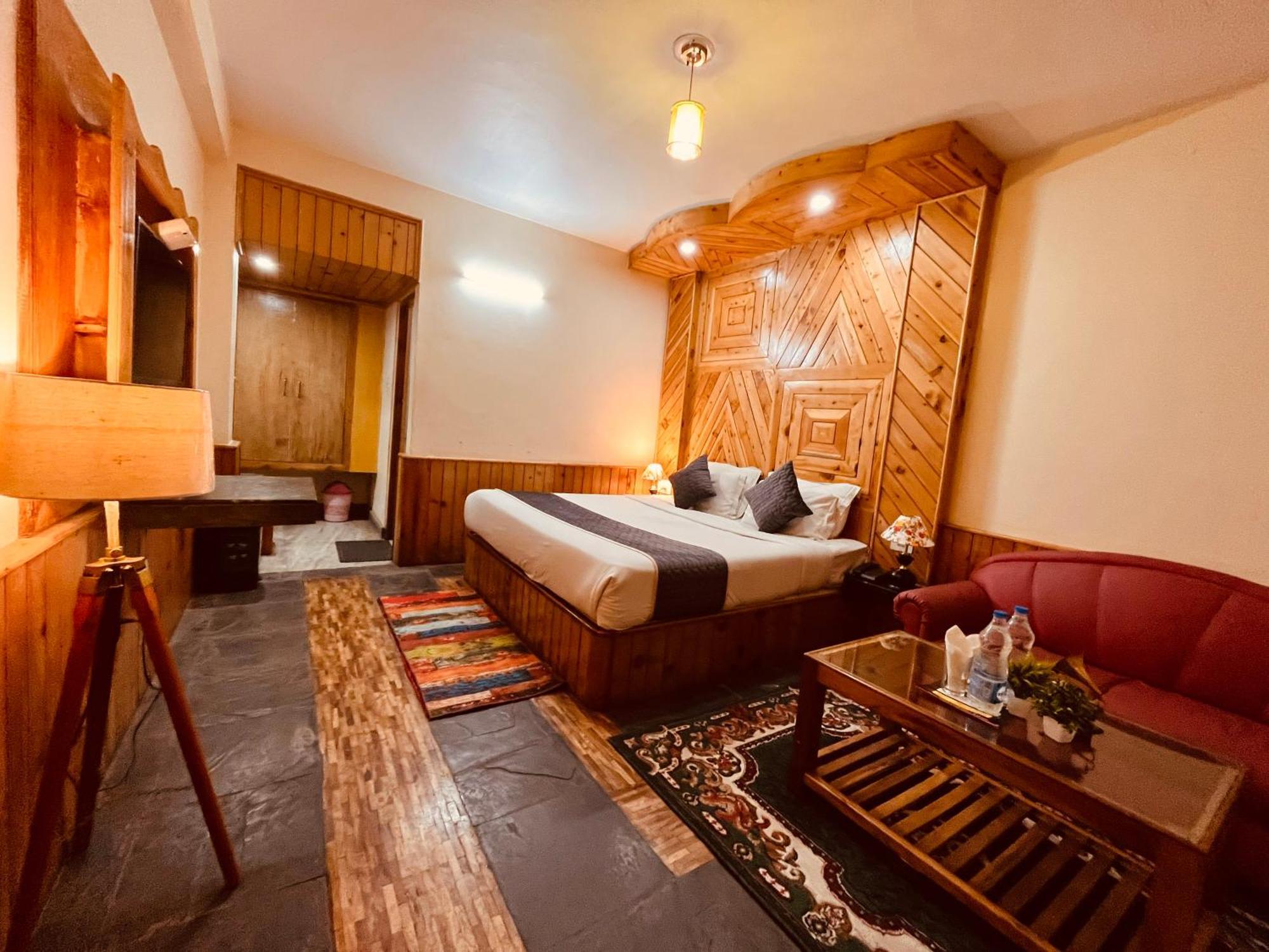 The Hollywood Vibes - #Riverview #Premium Rooms #Prime Location #Most Awarded #Parking #Top Rated #Open Terrace #Best Selling Hotel In Manali Экстерьер фото